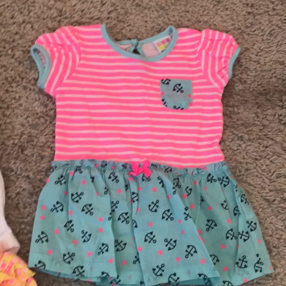 2 baby outfits - Picture 4 of 7